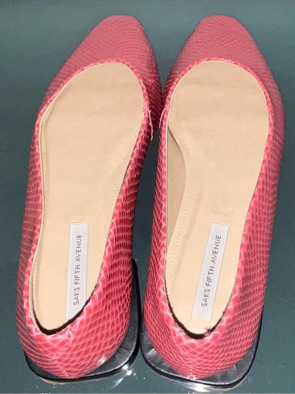 SAKS 5TH AVE CORAL PINK SNAKESKIN FLATS ARCHITECTURAL HEEL SIZE 9 - Picture 4 of 10